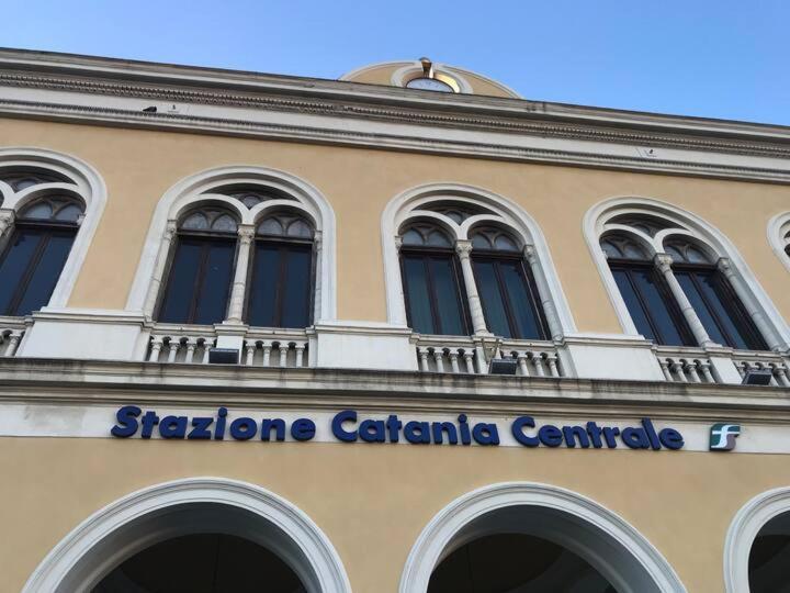 Binario 8 Catania Stazione Centrale Exterior photo